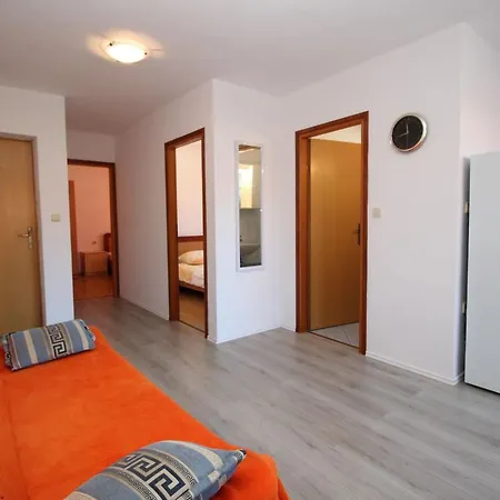 In Mit Eigenem Balkon By Interhome Apartament *
