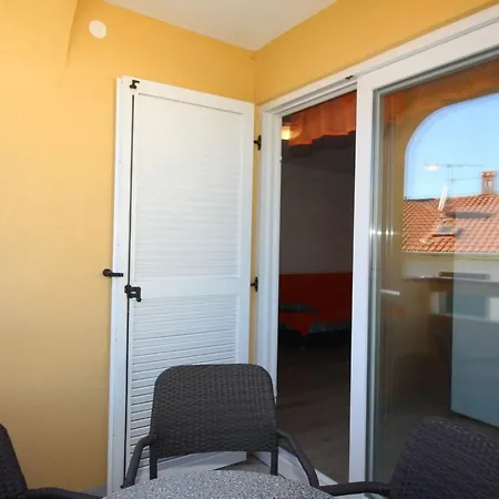 In Mit Eigenem Balkon By Interhome Διαμέρισμα Baška